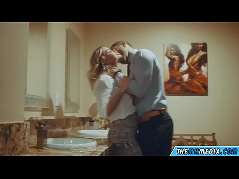 ❤️ Ko vas prsata blondinka zapelje na javnem stranišču ☑ Porno na sl.osagoassist.ru